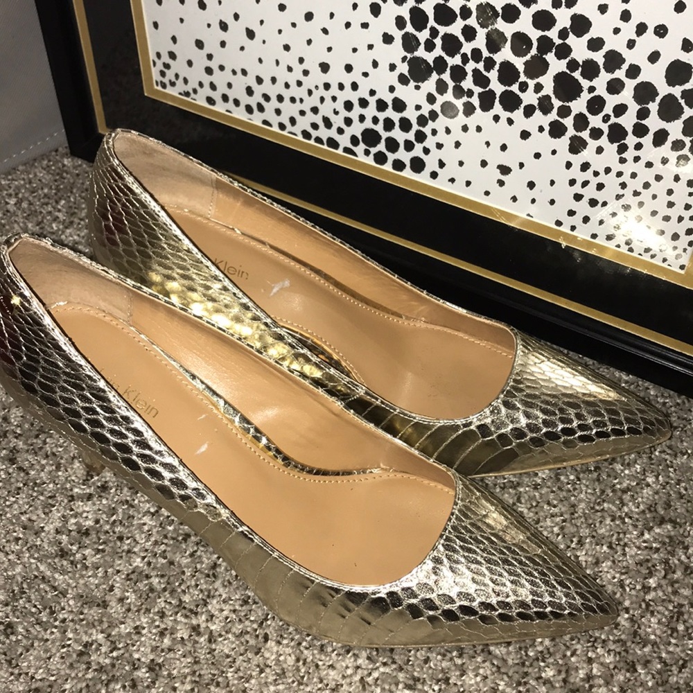 Gold snake skin print Calvin Klein pointy heels!